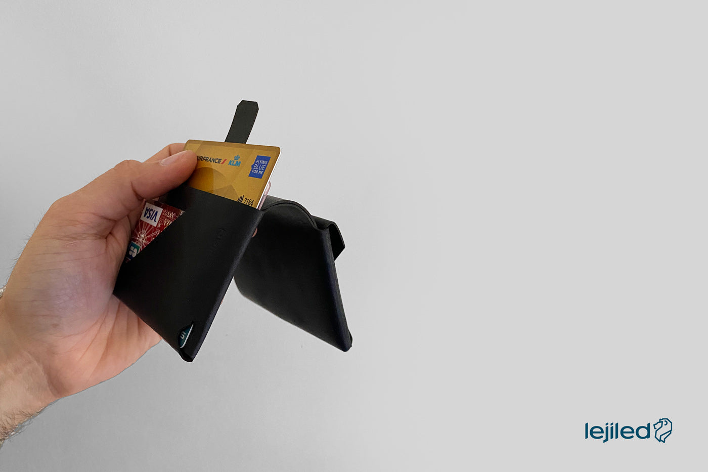 Le-no3_bifold-wallet-with-coins-pull-tab-card