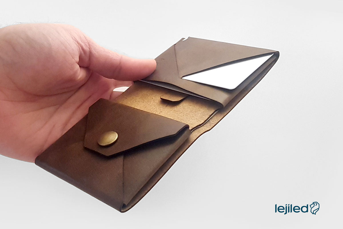 Origami-leather-bifold-wallet-with-coin-pouch_certified-vegetable-tanned-leather-slim-wallet