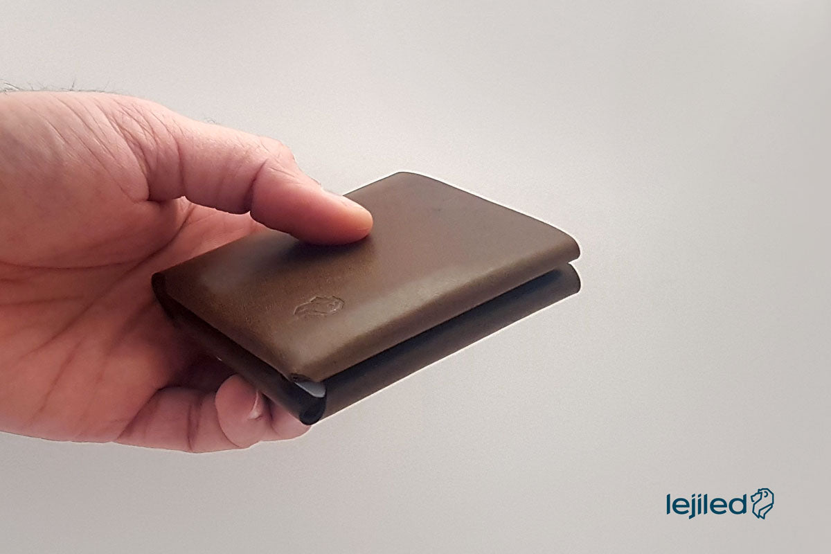 Origami-leather-bifold-wallet_certified-vegetable-tanned-leather-closed-on-hand