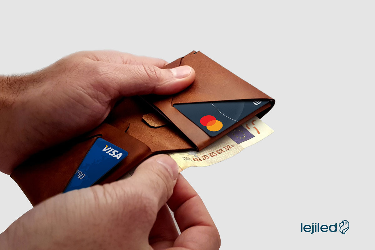 Origami-leather-bifold-wallet_certified-vegetable-tanned-leather-opened-unfolded-bill-notes