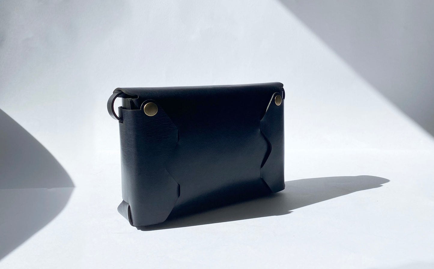 origami-leather-bag-blue-1