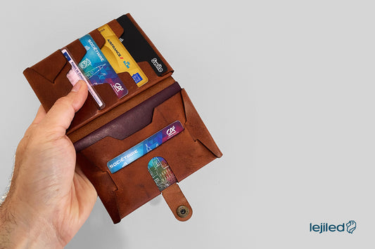 Le-no5_travel-wallet-couio-open-full