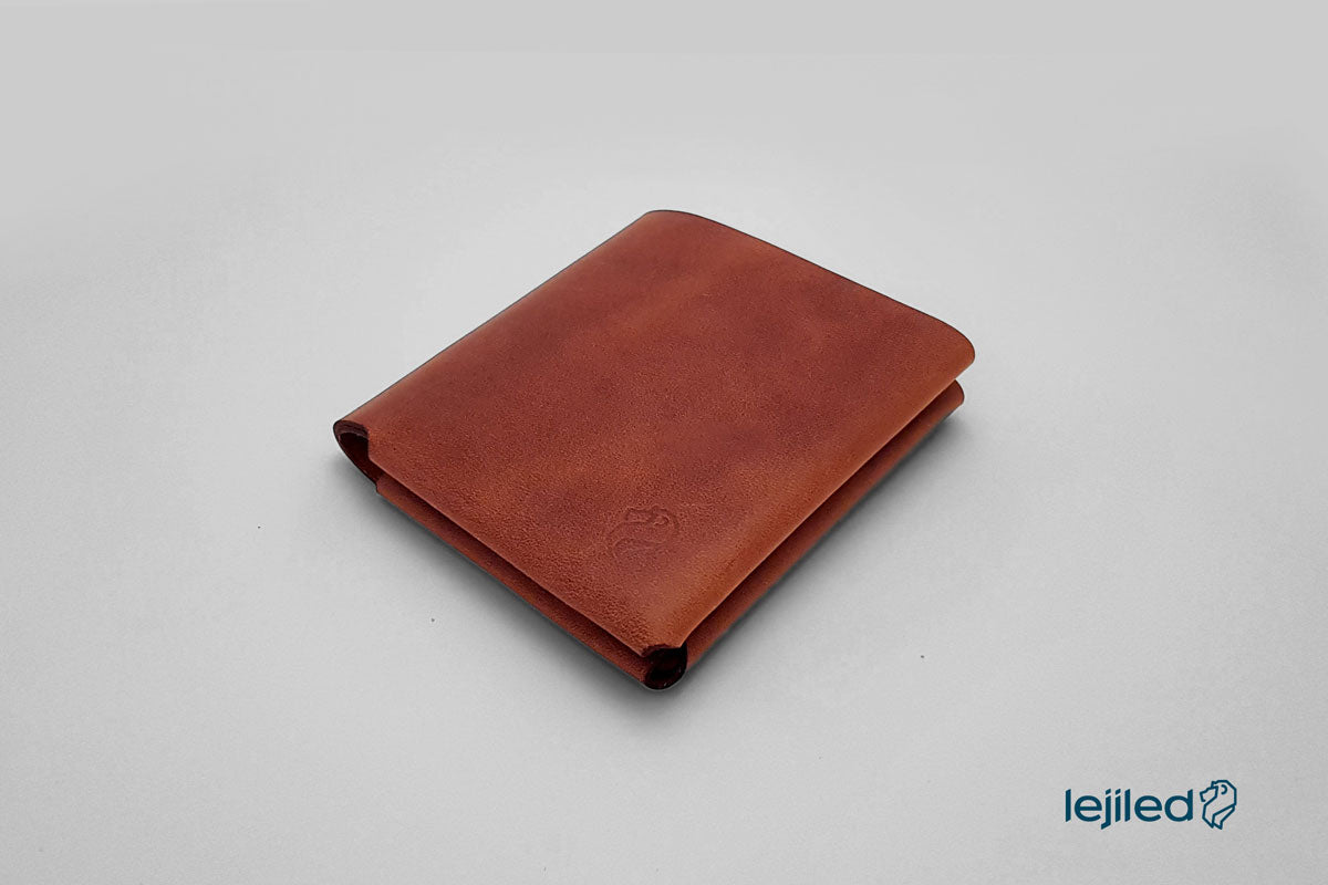 Le N°02' Couio. Stitchless Leather Bifold Wallet – Lejiled