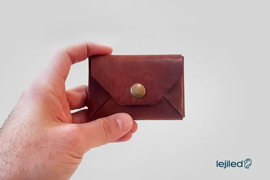 Origami-leather-small-purse_closed